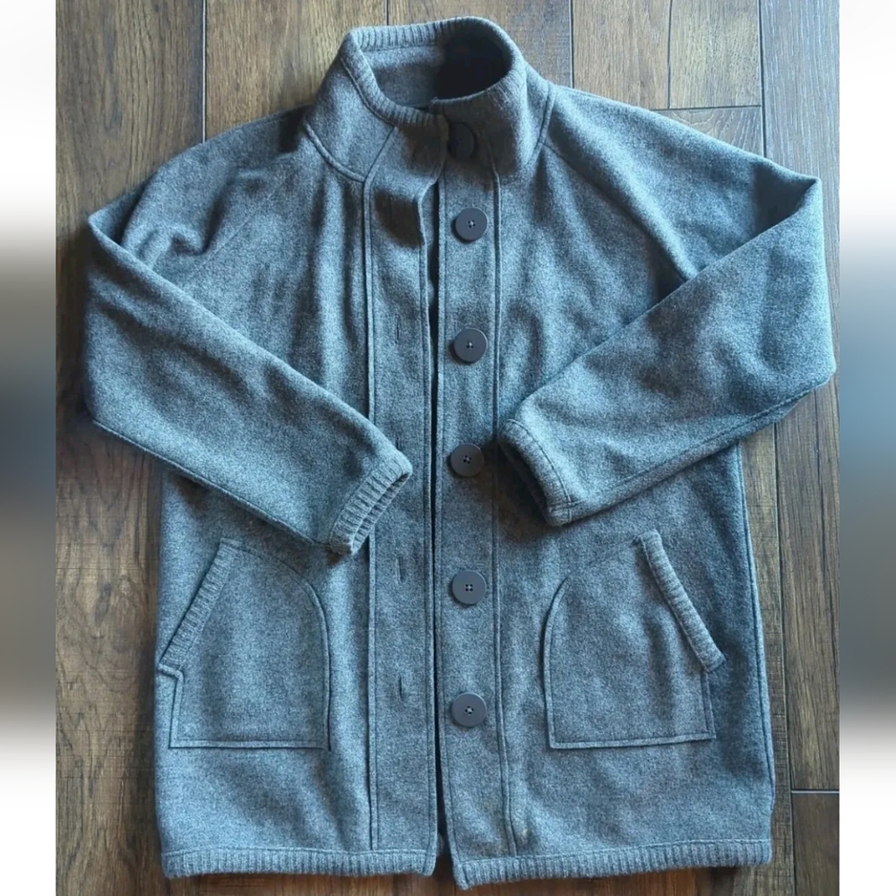 Jones New York Charcoal Gray Coat Size Large Wool & Nylon Blend Large Buttons.